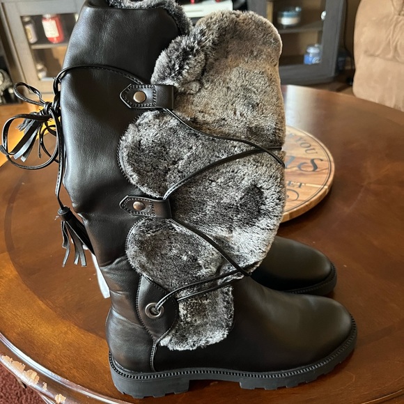 Boots - Picture 2 of 4